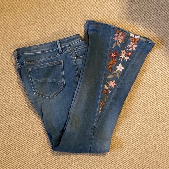 DRIFTWOOD Blue Jeans with Floral Embroidery size 29 - Picture 2 of 8